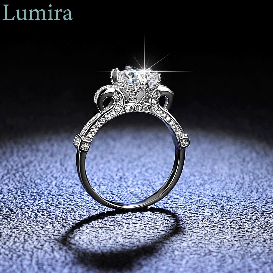 Moissanite Engagement Ring 1 Carat - Lumira Klassieke Zes-Prong 1 Karaat Moissanite
